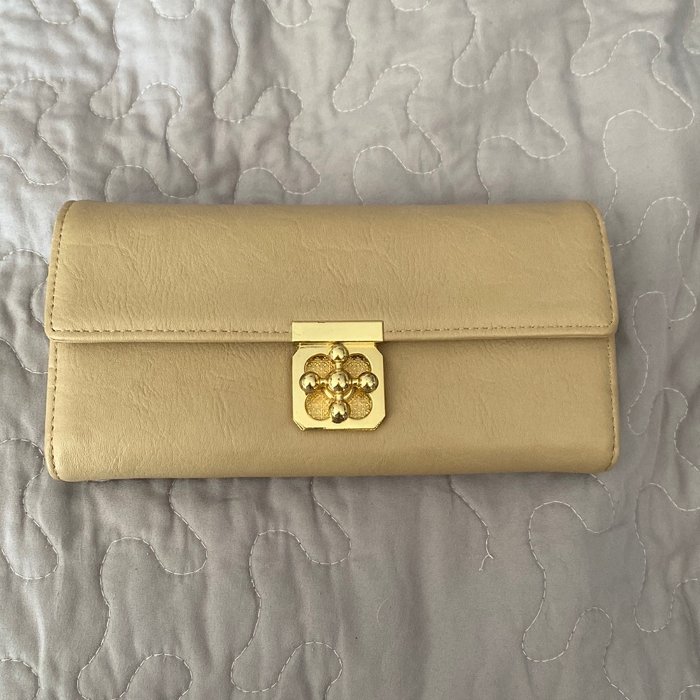 Charming Charlie’s purse NWOT